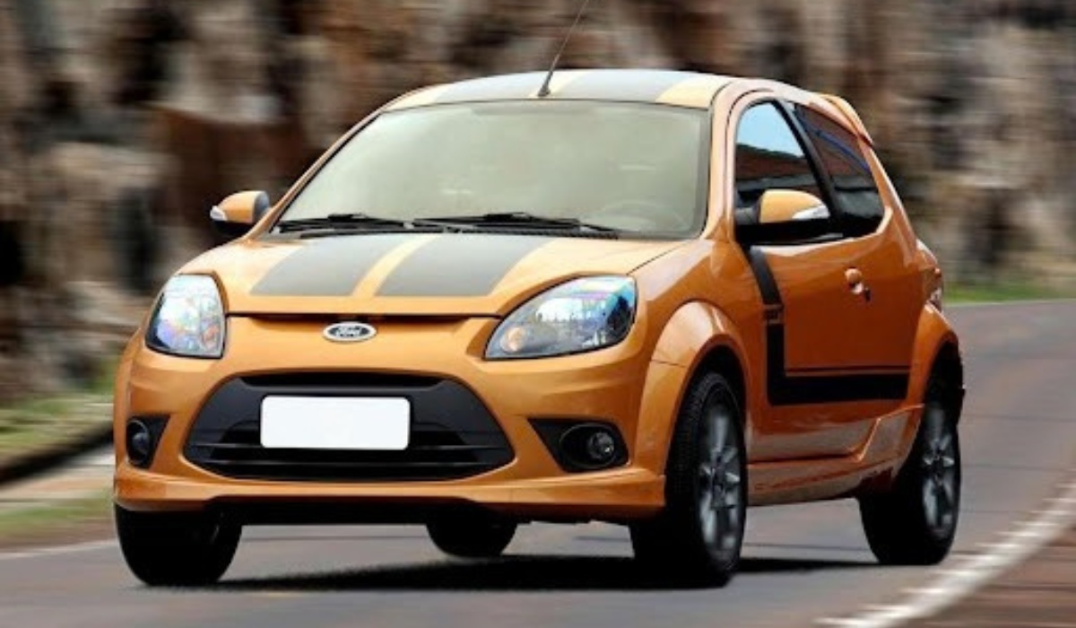 Carros usados com potencial de virar clássico: 5 modelos populares por até R$ 50 mil, com versões marcantes e preços do Mercado Livre. (Imagem: Reprodução)
