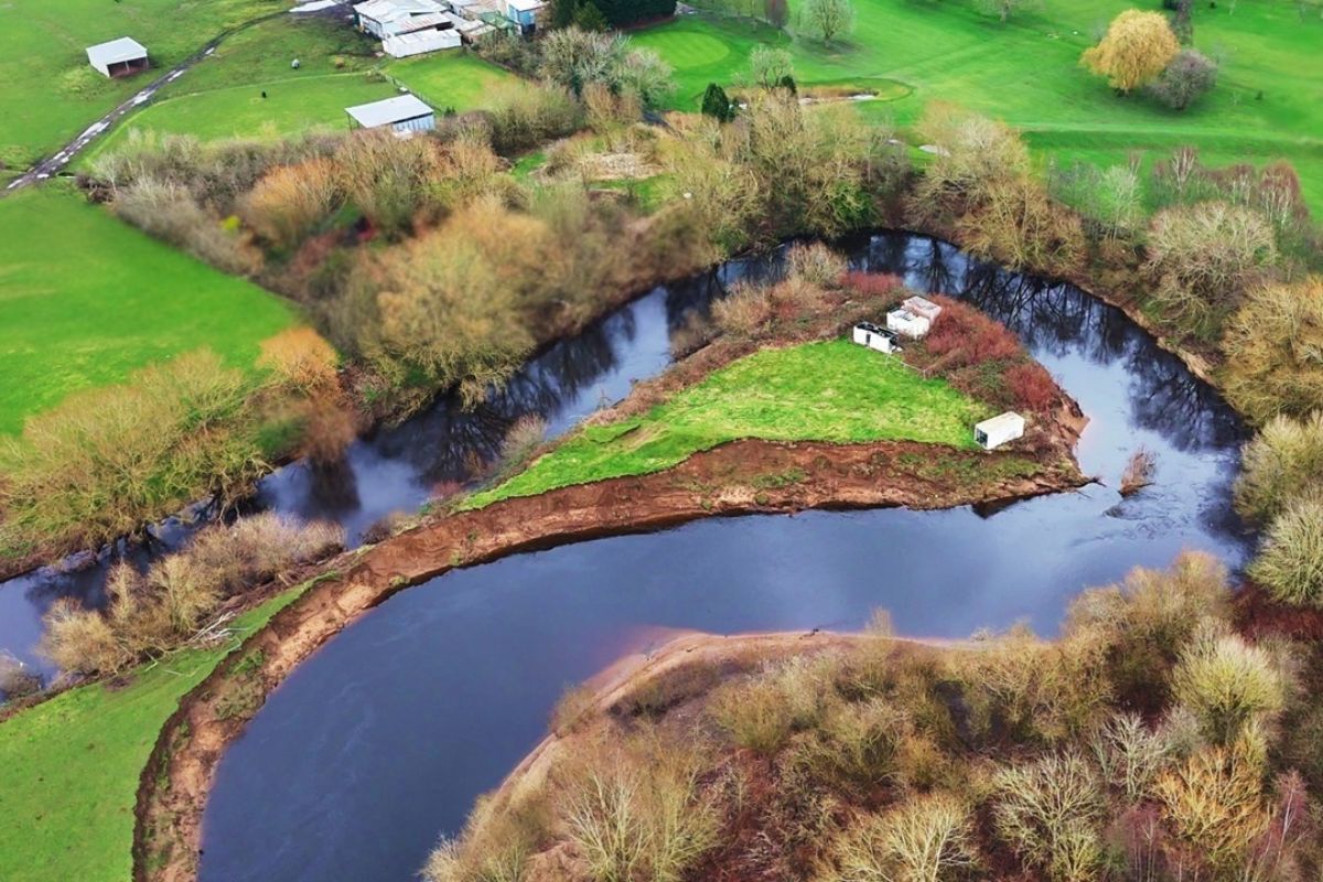 rio Mersey entre Manchester e Liverpool pode abrir novo caminho, acelerar a erosão e formar uma nova ilha em um dos trechos mais instáveis do seu percurso.