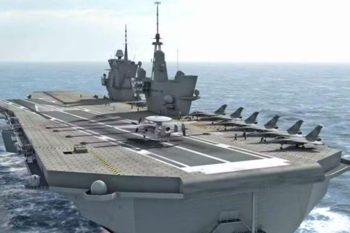 Porta-aviões Charles de Gaulle segue para o Mediterrâneo com propulsão nuclear e função de base aérea flutuante em nova pressão francesa.