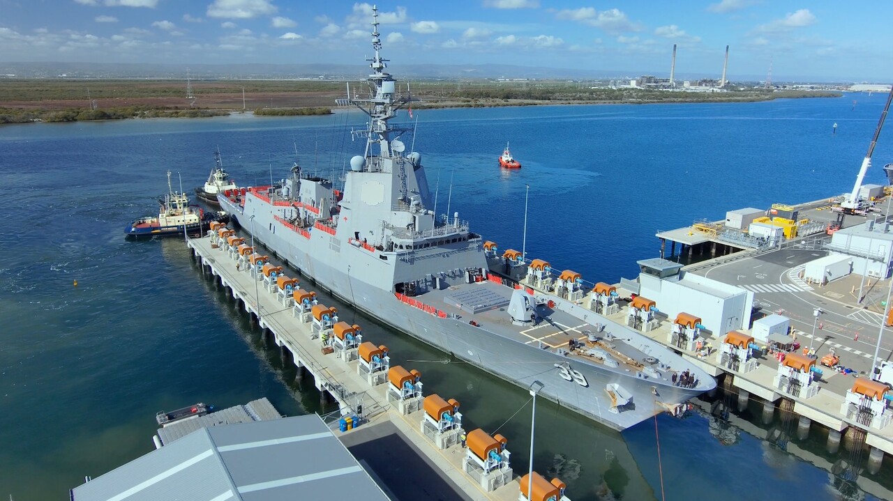 Com radar AESA capaz de rastrear centenas de alvos, 48 mísseis em lançamento vertical e sistema Aegis de guerra naval, o destróier classe Hobart colocou a Austrália no seleto grupo de marinhas com defesa aérea de última geração