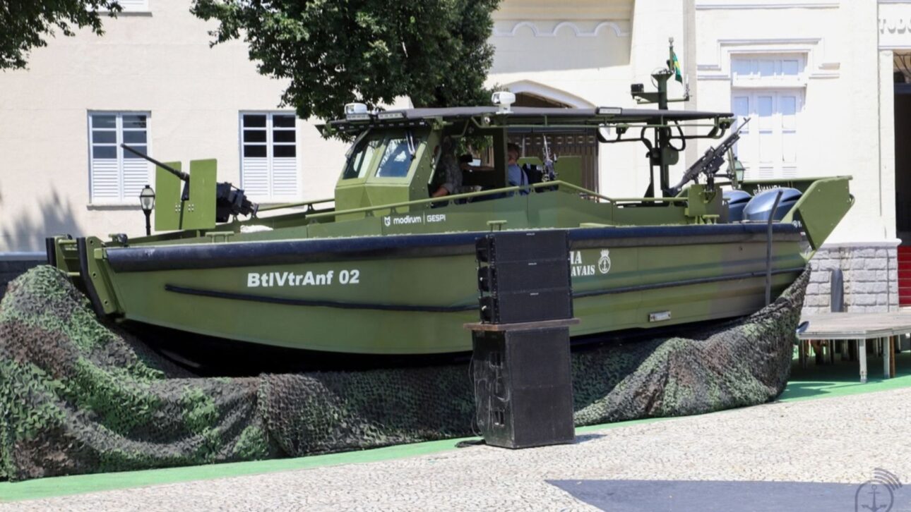 Brazilian Navy modernizes Naval Marines with drones of attack, vessels of 74 km/h and missiles of 70 km for coastal defense.