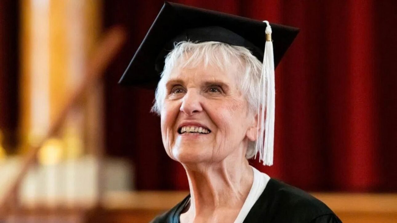 Ninety-year-old woman graduates from a program started in the 1950s after returning to university and studying online, seven decades after interrupting her course.