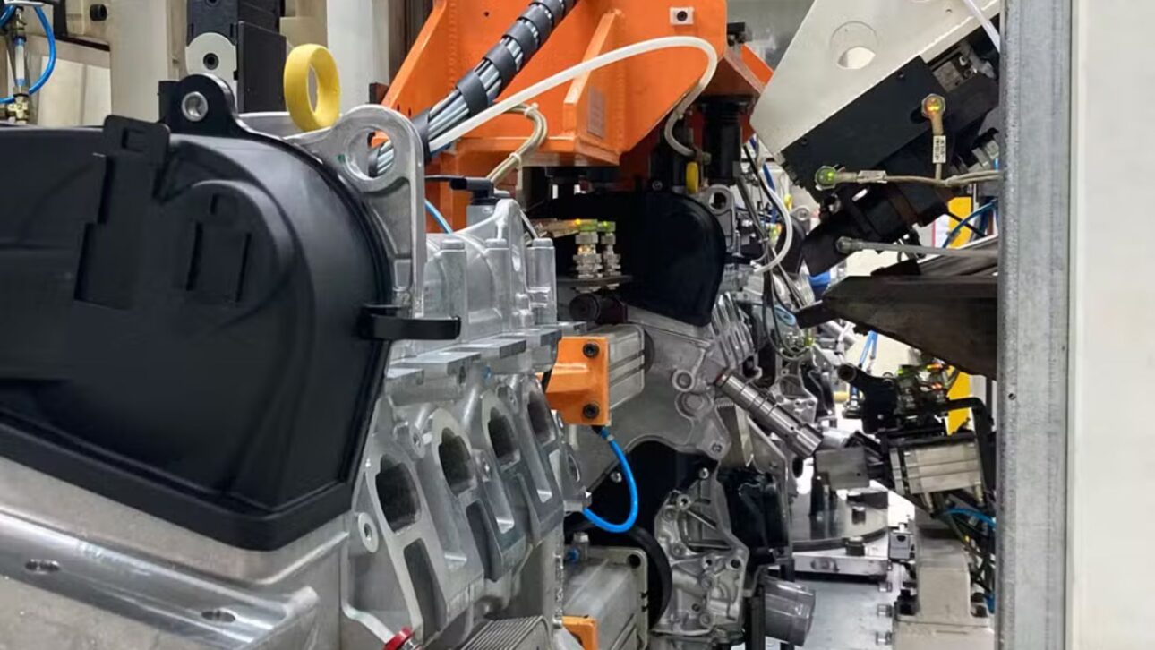 Volkswagen's factory in São Carlos produces one engine every 33 seconds and uses more than 150 checks to maintain a minimum failure rate. (Image; Press/Volkswagen)