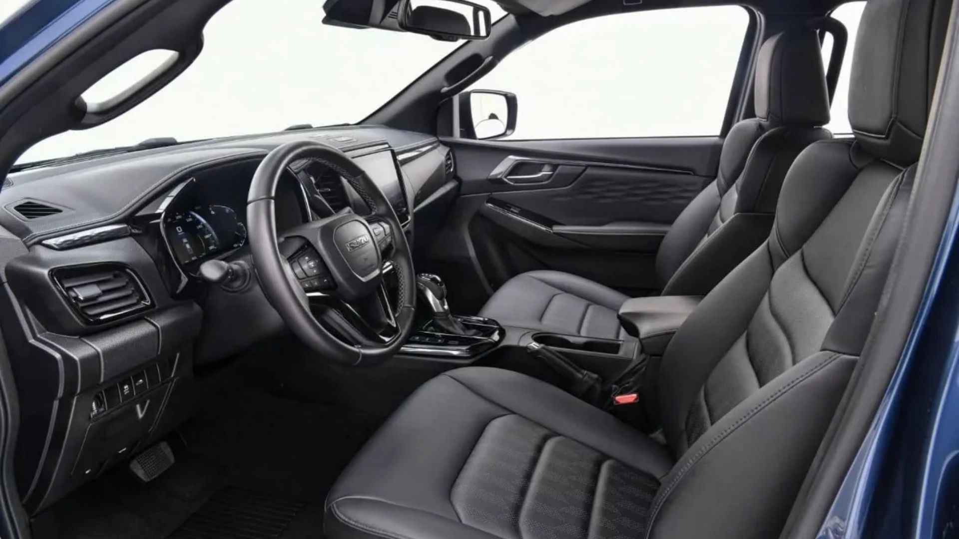 Picape elétrica Isuzu D-Max EV estreia em 2026 com tração 4x4, carga de 1 tonelada e reboque de 3,5 t, mirando o mesmo território da Toyota Hilux. (Imagem: divulgação)