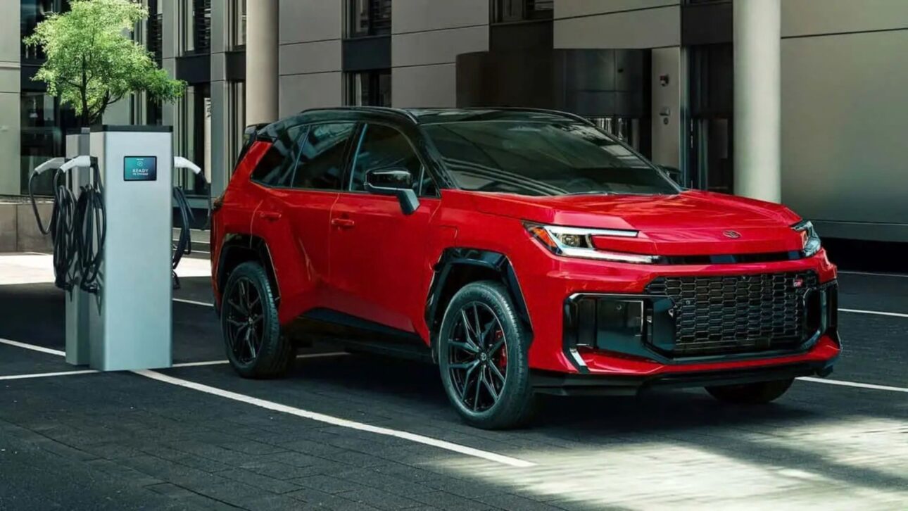 Toyota RAV4 2026 Eliminates Gasoline Engines And Arrives Only As A Hybrid Or PHEV, With A Screen Up To 12.9", A 12.3" Digital Dashboard, GR Sport Version And A Starting Price Of US$ 31,900.
