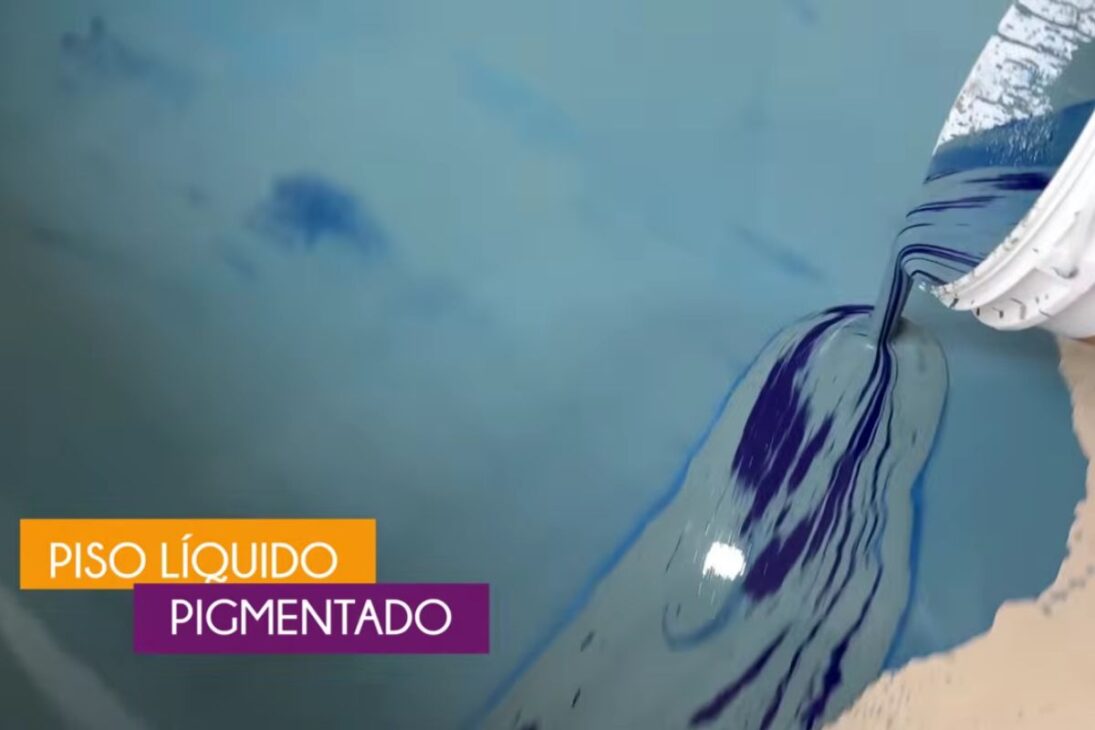 Pigmented liquid floor with self-leveling cement, resin, and blue pigment transforms home, studio, and garage with a few millimeters and modern finish.