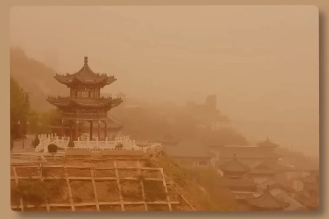 Gobi Desert shows how China used straw to trap dunes and slow down desertification with a simple technique validated by satellites.
