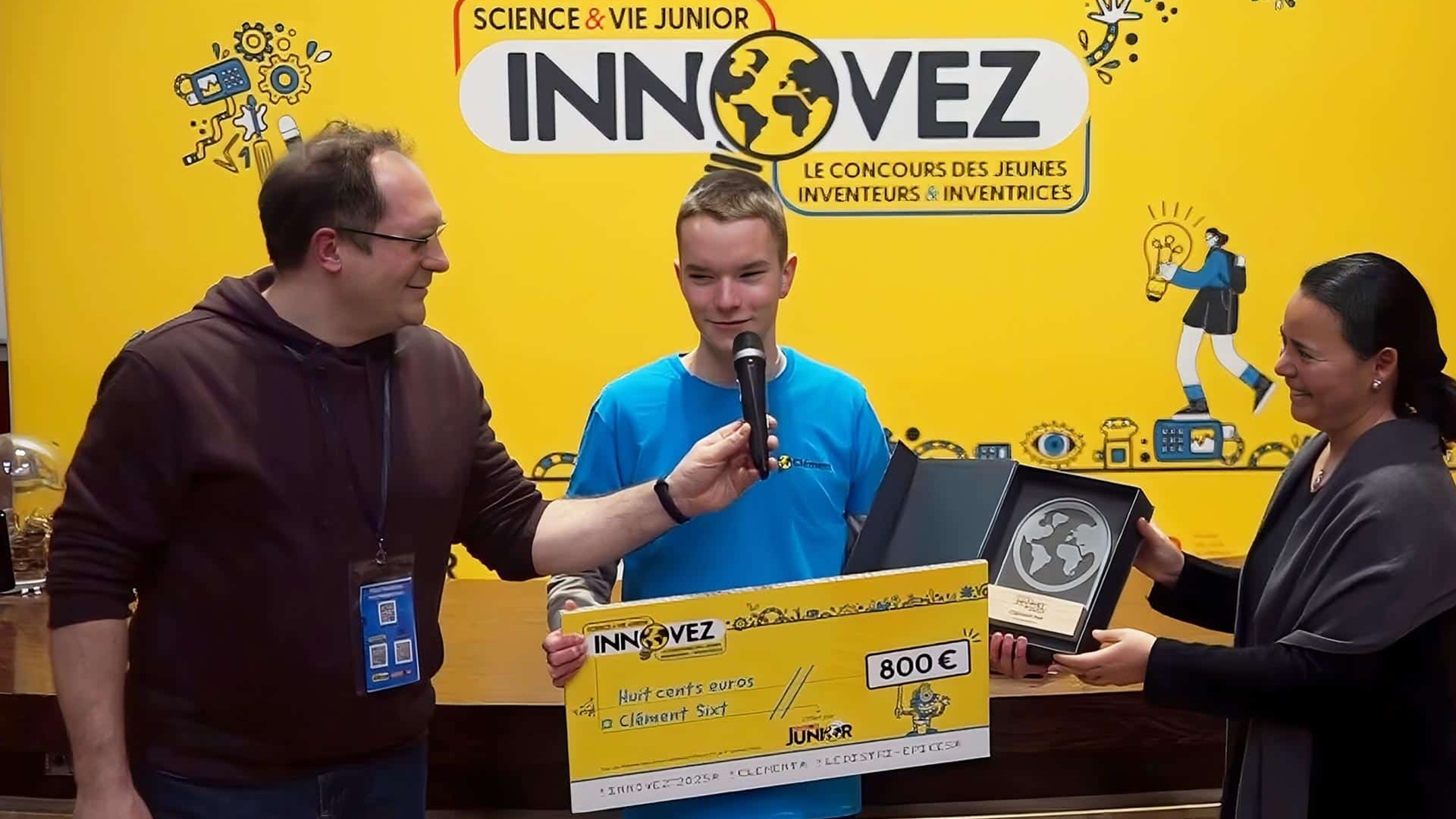 Estudante de 14 anos cria invenção dispensador de especiarias motorizado, vence concurso Innovate e recebe prêmio de € 800 na França.