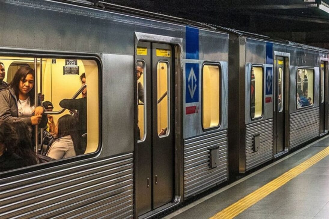 Subway remains rare in Brazil because capitals grow with intense traffic, insufficient lines, and stalled projects, increasing the daily cost of urban mobility.