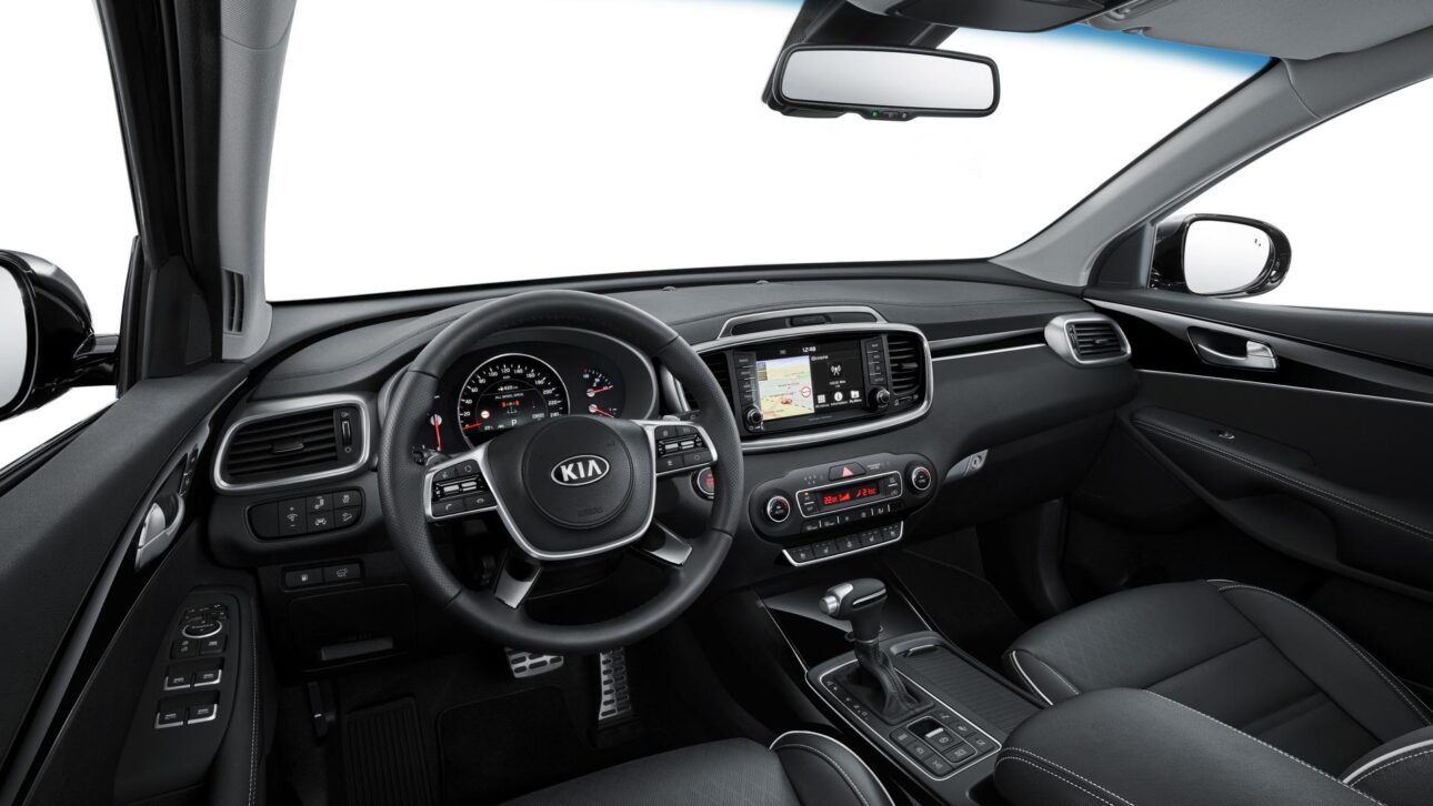 The 2018 Kia Sorento V6 AWD has a FIPE price of R$ 135,193 in August 2026