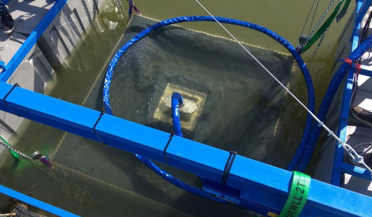Part of the Ocean Battery prototype remains submerged during the experimental phase to assess the system's hydraulic operation. Credit: Ocean Grazer/Disclosure.